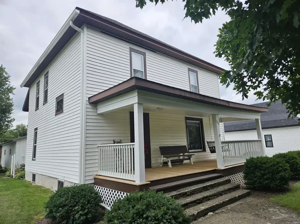 305 N Illinois St, Remington, IN 47977