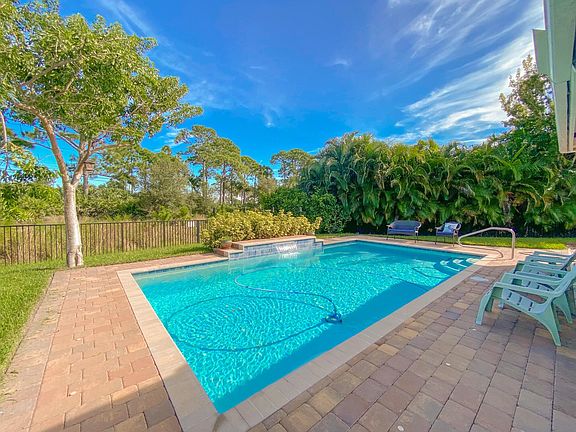 2nd image of 235 NE Abaca Way