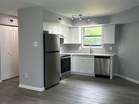 4th image of 3301 Jennifer Ct