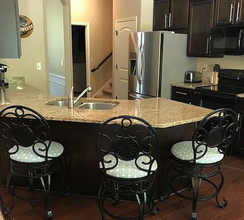 4th image of 1040 Freshwater Ln