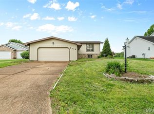 2718 Bryden Ct, Alton, IL 62002