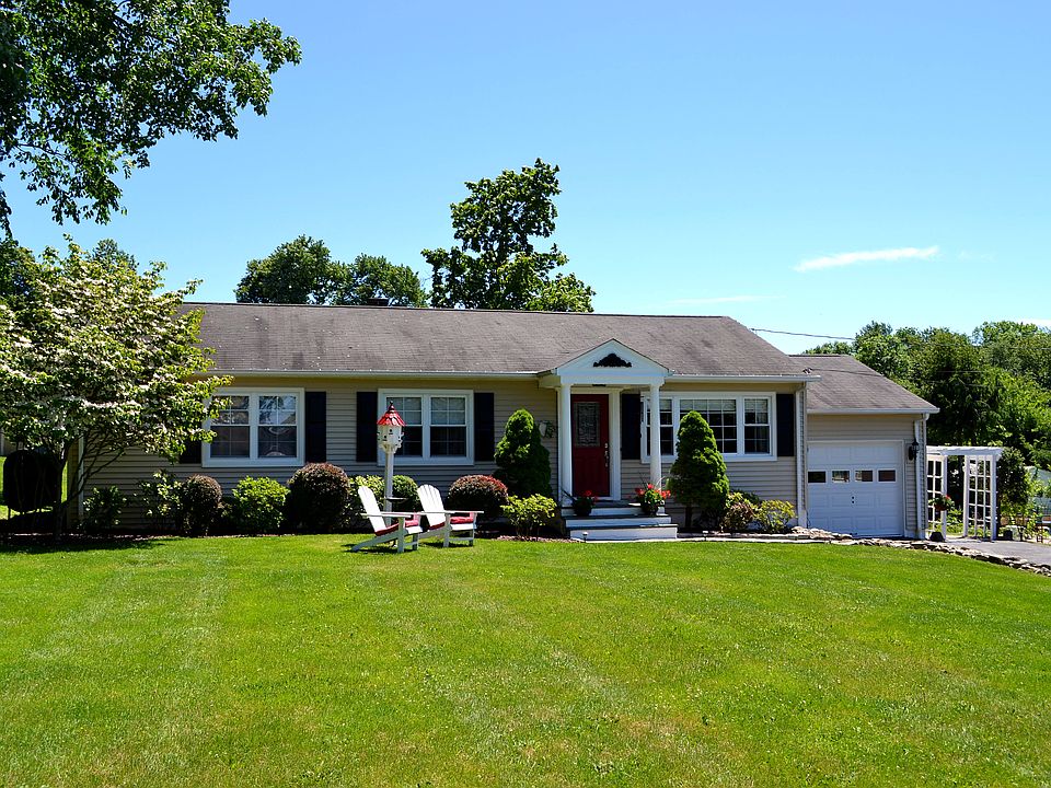 1st image of 59 Lakeview Dr