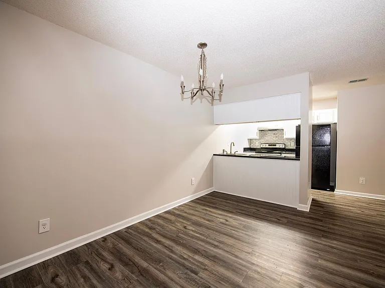 Park Hills Apartments — Photo 13