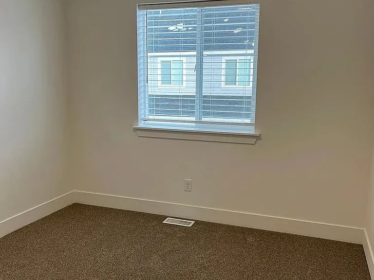 651 S 2400 W #1104 — Photo 16