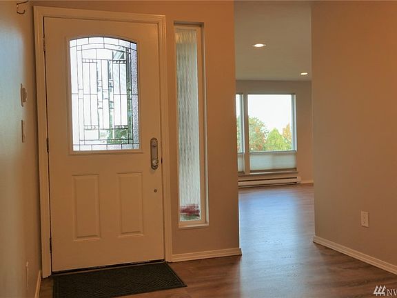 Front door/hallway