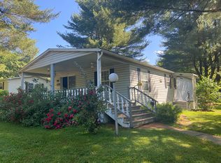 8720 Evergreen Cir, Breinigsville, PA 18031
