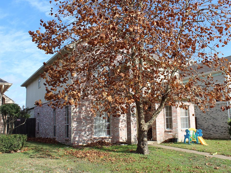 2nd image of 2043 Picadilly Blvd