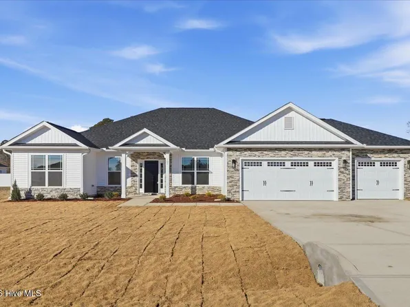 103 Manchester Court, La Grange, NC 28551