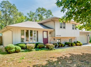 2N319 Bloomingdale Rd, Glendale Heights, IL 60139