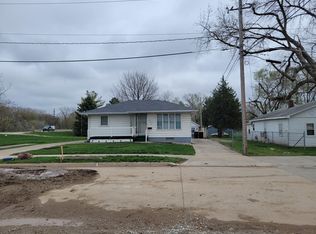 409 S 5th St, Adel, IA 50003