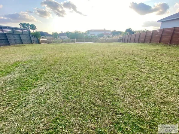 3233 Dusk Dr, Brownsville, TX 78520
