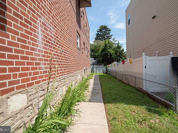 3rd image of 9533 Evans St