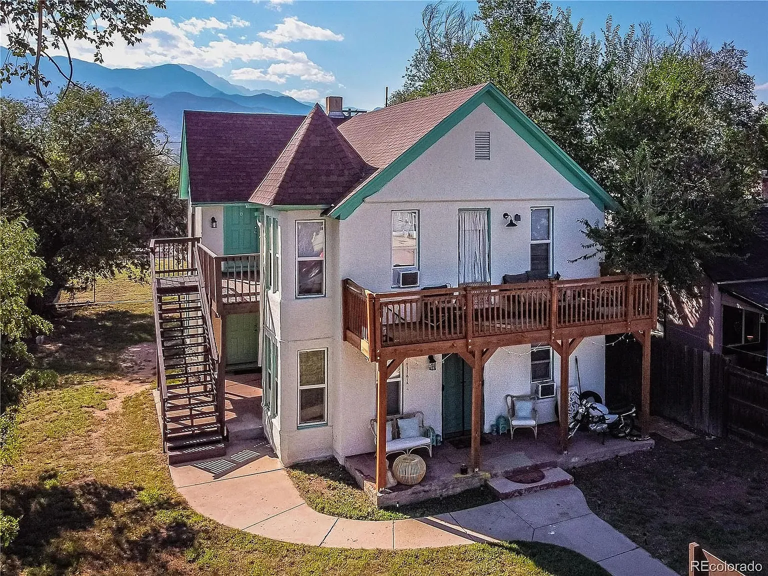 910 Sahwatch St — Photo 2