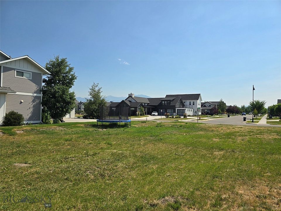 2nd image of 877 Windrow Dr