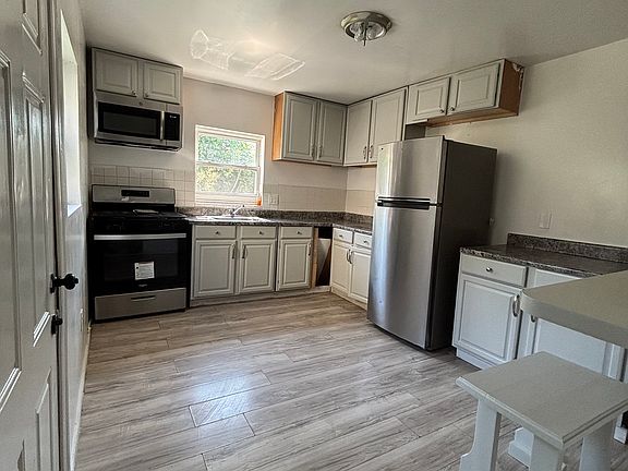 4th image of 508 N Spruce St #508