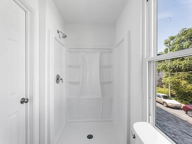 702 Hughlett St — Photo 23