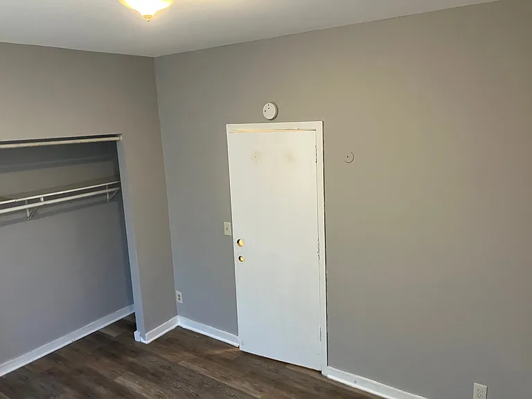 2120 Minnehaha Ave #5 — Photo 3
