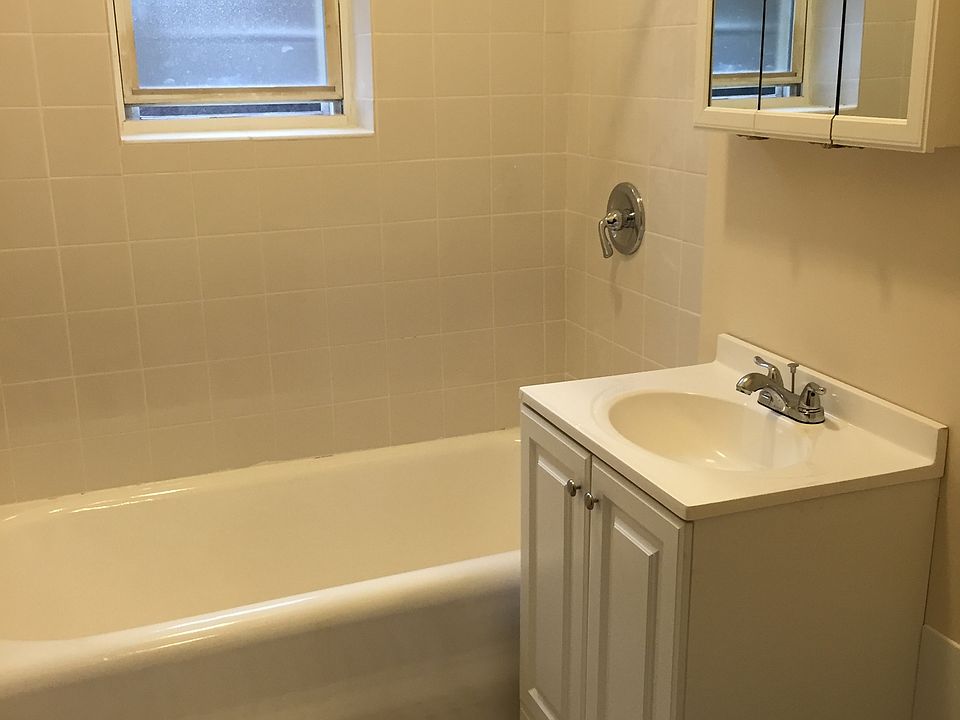 2nd image of 42 Kelly Pkwy APT 303