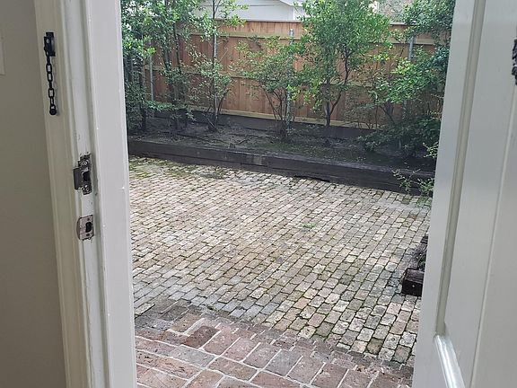 4th image of 3208 Saint Charles Ave #5
