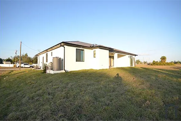 2416 Diplomat Pkwy W — Photo 40