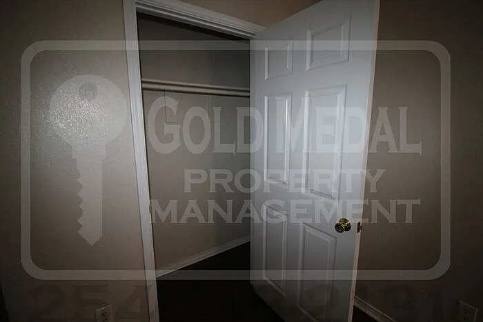 3304 Barcelona Dr — Photo 22