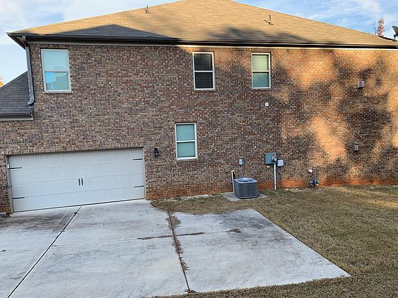 3rd image of 2522 Riverton Dr