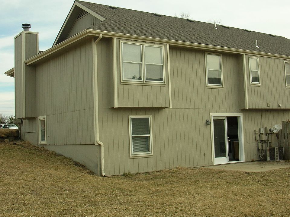 2nd image of 3001 Atchison Way