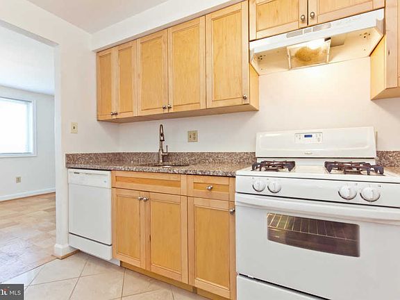 4th image of 750 S Dickerson St APT 311