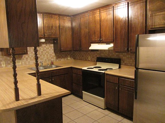 4th image of 2451 S James Dr