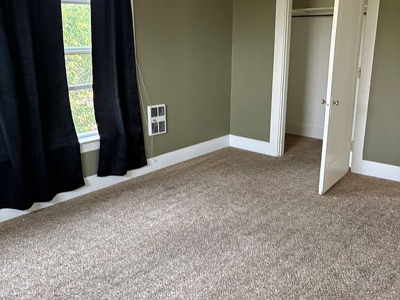 5th image of 2902 N Depot St #B