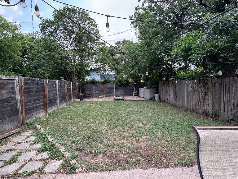 314 W 37th St #B — Photo 16