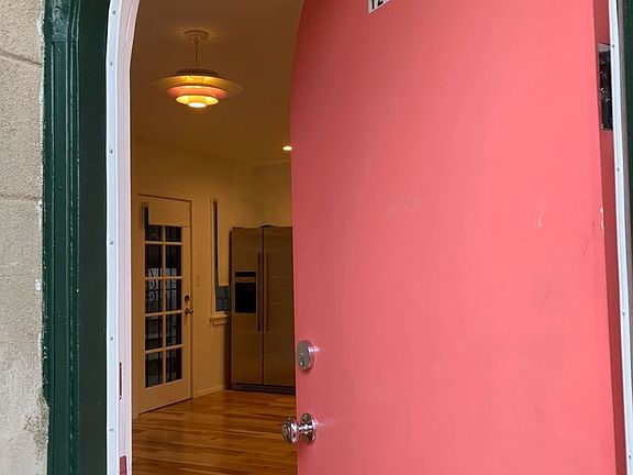 4th image of 1292 1/4 W Sunset Blvd
