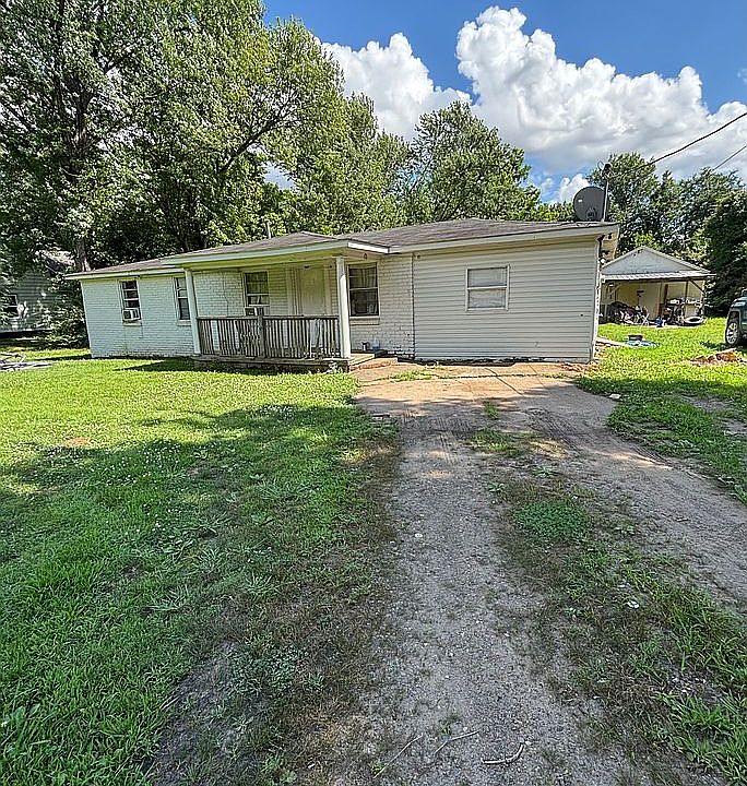 1st image of 802 Georgia St