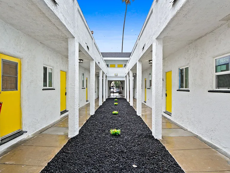 4201 W Council St — Photo 10