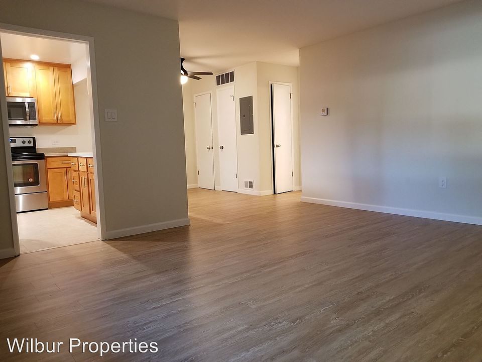 1st image of 298 Waverley St APT 04
