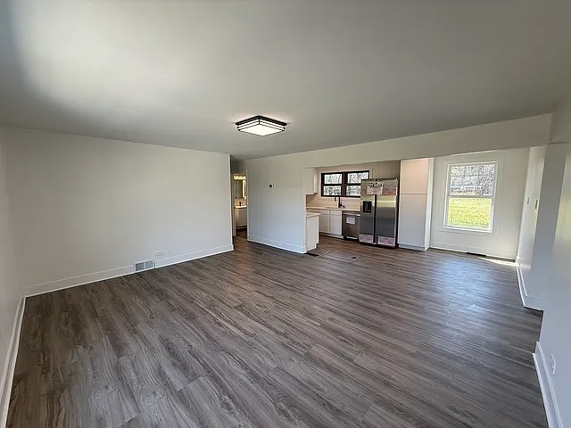 8418 Meadowbrook Dr — Photo 5