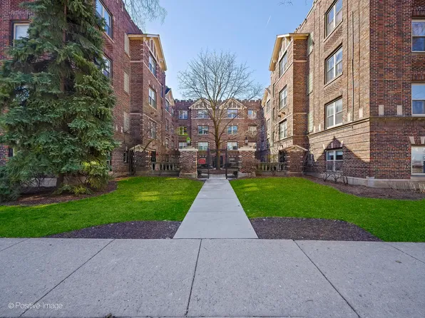 30 6th Ave APT 2F, La Grange, IL 60525