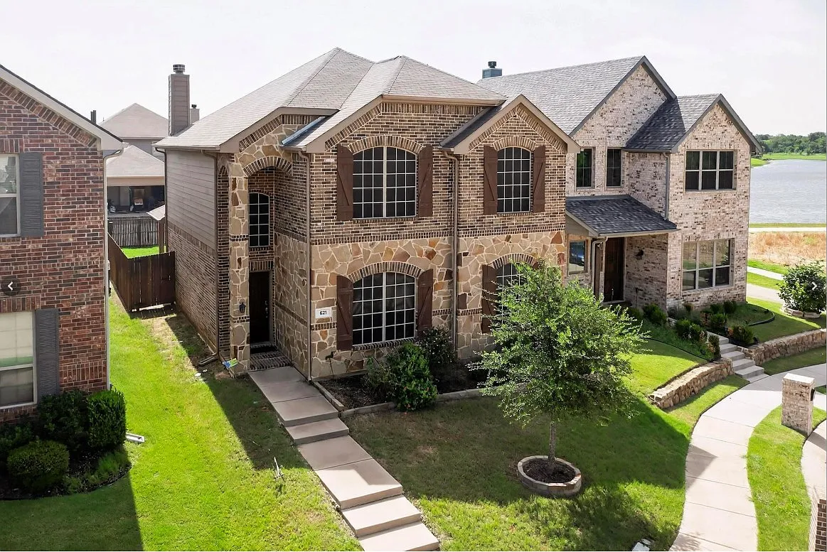 3 bed, 1888 sqft, $2,250 — Photo 3
