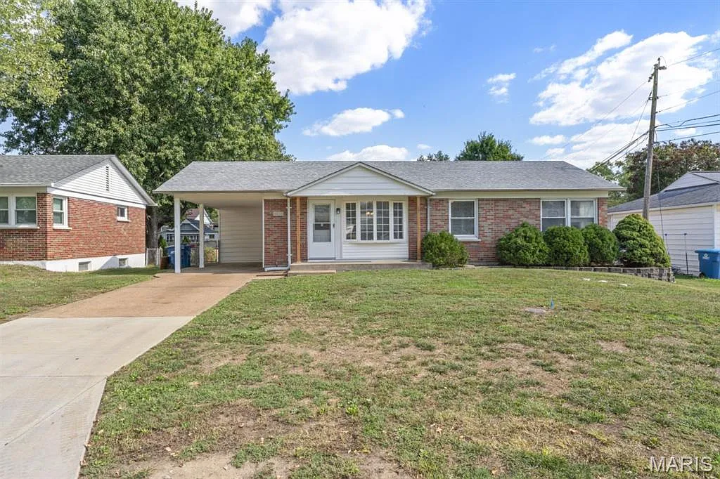 9038 Kickapoo Dr photo 1