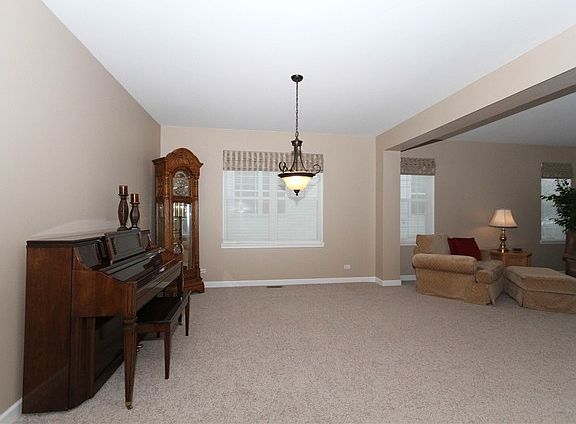 5th image of 326 Foxford Dr
