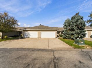 1952 Pinehurst Ln, Waterloo, IA 50701