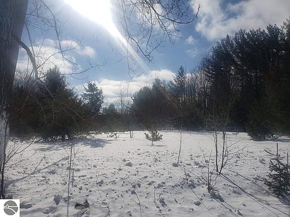 3rd image of Alden Hwy