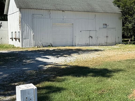 3rd image of 7638 S Carroll Rd