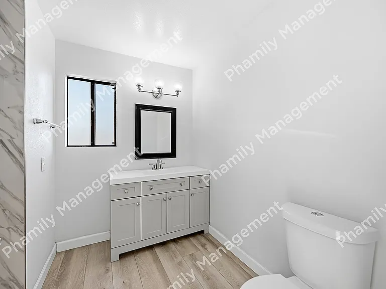 630 N Grand Ave #404 — Photo 9