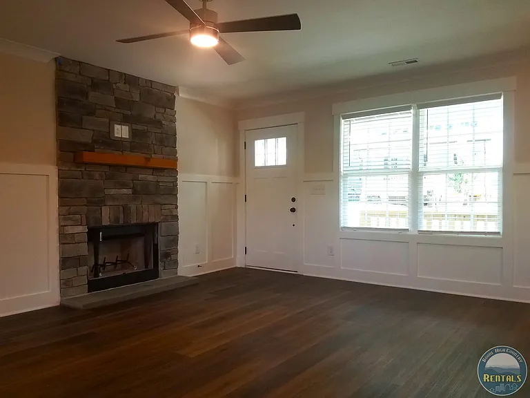 291 Stratford Ln — Photo 5