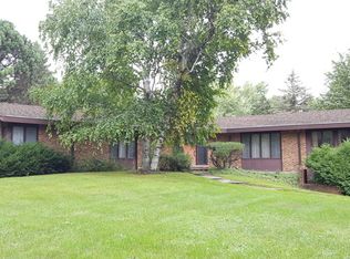 34 Lynn Dr, Hawthorn Woods, IL 60047