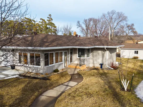 872 6th Ave NE, Valley City, ND 58072