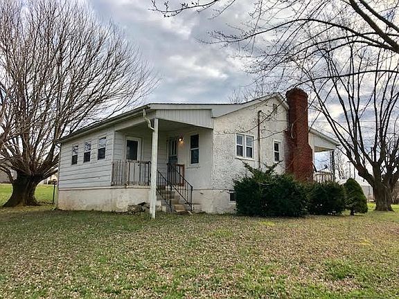 2nd image of 1310 Honeysuckle Ln