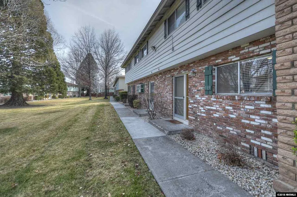 319 Smithridge Park photo 1