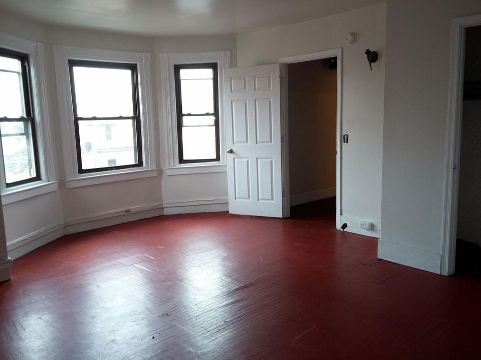 2nd image of 1100 S 46th St #3R